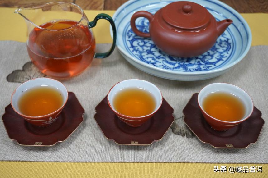 2008年甲级早春圆茶：勐海茶厂出品，传承甲级圆茶风格